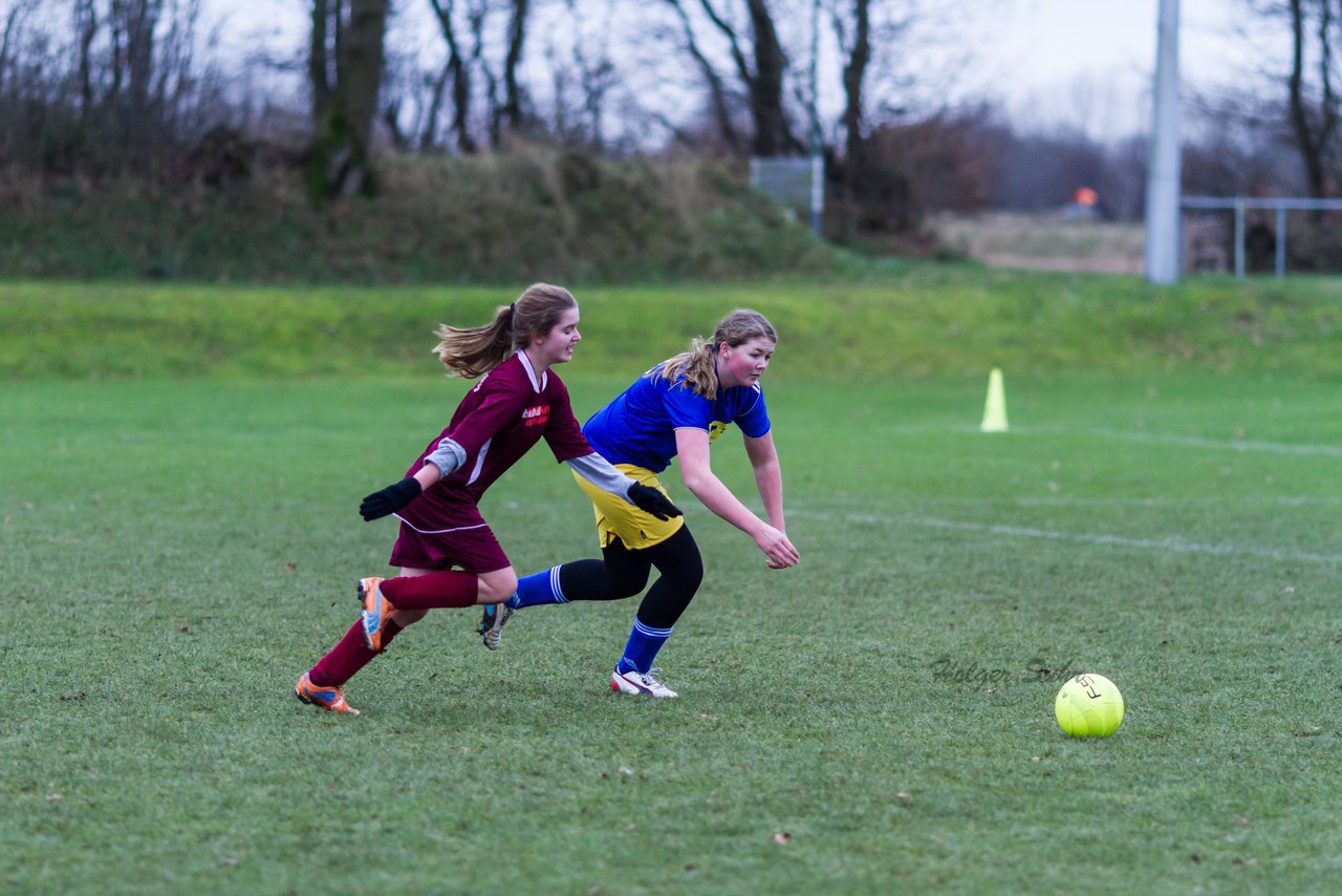 Bild 197 - B-Juniorinnen TSV Gnutz o.W. - SV Henstedt Ulzburg II : Ergebnis: ca. 5:0